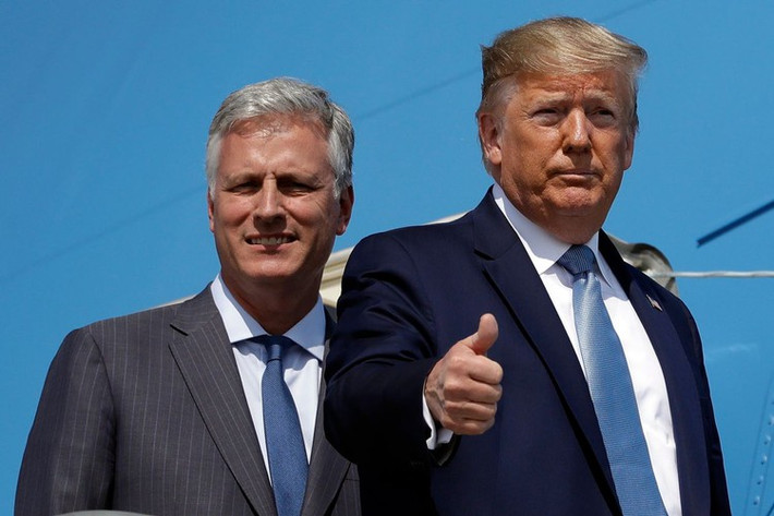 Ngày 18/9/2019, Tổng thống Trump (phải) thông báo trên Twitter về việc chọn ông Robert O'Brien làm Cố vấn An ninh Quốc gia Mỹ. Ảnh: AP.