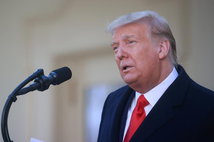 Tổng thống Trump đã có bài phát biểu trong buổi lễ xá tội gà tây ở Nhà Trắng vừa qua, trong đó ông không đề cập đến cuộc bầu cử Tổng thống Mỹ mà chỉ nói về đại dịch COVID-19.
