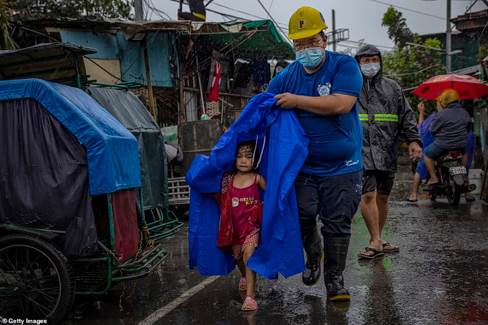 Tính đến thời điểm hiện tại, ít nhất 10 người thiệt mạng do bão. Ảnh: Getty.