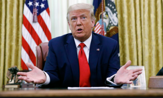 Về đối ngoại, ông Trump đảo ngược nhiều chính sách của các chính phủ tiền nhiệm; rút quân khỏi các điểm nóng, yêu cầu đồng minh chia sẻ trách nhiệm, đàm phán lại các thỏa thuận bị cho là không có lợi cho nước Mỹ - như Hiệp định Mậu dịch Tự do Bắc Mỹ (NAFTA) giữa Mỹ, Canada, và Mexico; rút Mỹ khỏi nhiều tổ chức quốc tế, hiệp ước, và đặc biệt là phát động cuộc chiến thương mại nhằm vào Trung Quốc. Ảnh: CT.