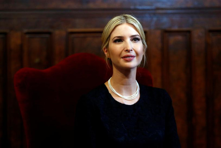 Tuy nhiên, việc quay lại giới thời trang cũng khó xảy ra. Trên thực tế, thương hiệu Ivanka Trump không còn nữa. Cô đã tuyên bố đóng cửa nó hồi tháng 7/2018 với lý do tập trung vào công việc ở Washington. Trước đó, tình hình kinh doanh của dòng thời trang này cũng không khả quan. Ảnh: Reuters.