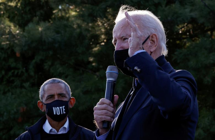 Ông Joe Biden, ứng viên Tổng thống Mỹ của Đảng Dân chủ, phát biểu trong cuộc vận động tranh cử tại Bloomfield Hills, bang Michigan, hôm 31/10.
