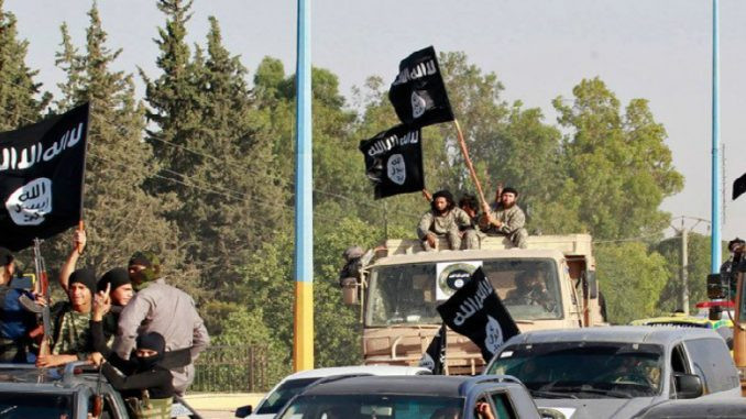 Trong diễn biến khác trên chiến trường Syria, phiến quân IS mở cuộc tấn công mới nhằm vào các căn cứ của Quân đội Syria ở tỉnh Deir Ezzor. Ảnh: AMN.