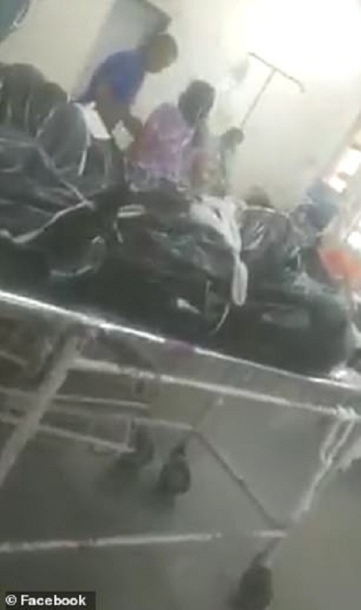 Đoạn video trên được đăng tải đã dẫn đến làn sóng phẫn nộ trên các phương tiện truyền thông xã hội và trong dư luận nước này.