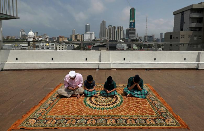 Sau khi tháng ăn chay Ramadan kết thúc, người Hồi giáo tổ chức lễ Eid al-Fitr trong 3 ngày.