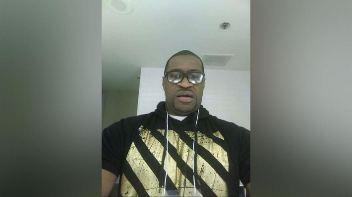 AP dẫn lời Christopher Harris, một người bạn lâu năm của Floyd, cho biết Floyd chuyển từ Houston tới Minneapolis nhiều năm trước để tìm việc và hy vọng bắt đầu một cuộc sống mới. Ảnh: CBS.