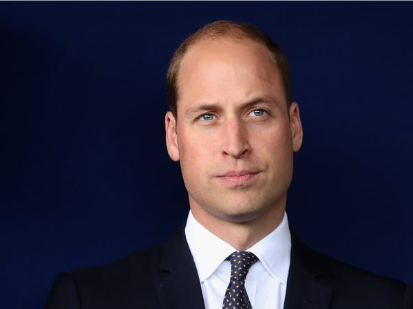 Còn đây là diện mạo của Hoàng tử William hiện tại, 37 tuổi. Anh là con trai cả của Thái tử Charles và cố Công nương Diana.
