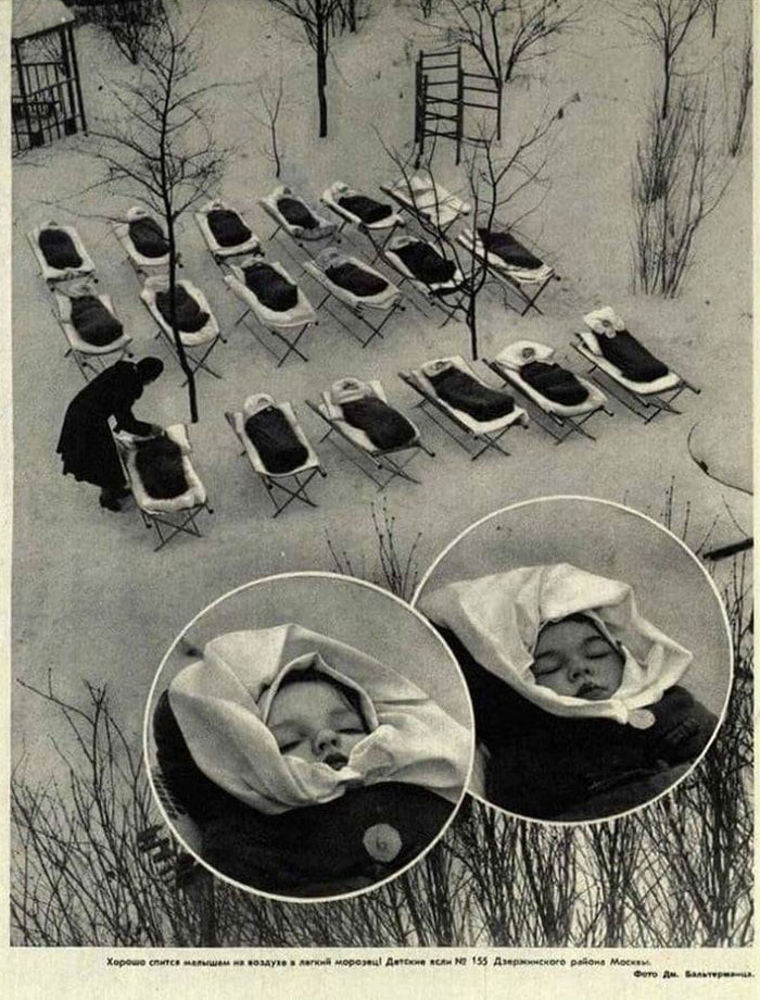 Trẻ sơ sinh được chăm sóc tại nhà trẻ số 155, Dzerzhinsky, Moscow, năm 1958.