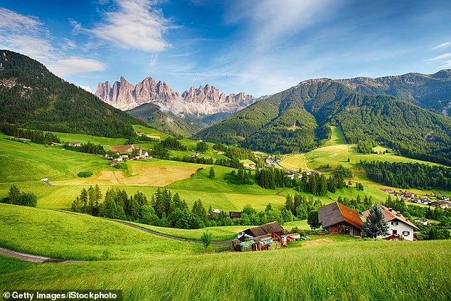 Daily Mail đưa tin, Trentino là một vùng đất xinh đẹp và yên bình ở phía bắc Italy. Tuy nhiên, khu vực này đối mặt với tình trạng dân số suy giảm trong những năm gần đây. Ảnh: GI/iStock.