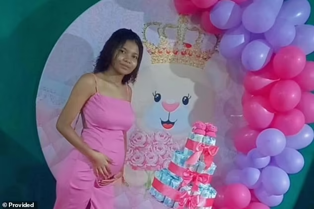 Một chuyên gia chia sẻ với kênh truyền hình G1 của Brazil rằng có vết rạch hình chữ "T" trên bụng Sena. Ảnh: Provided.