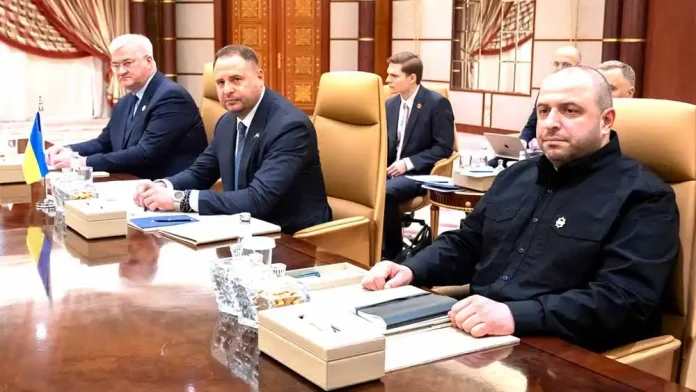 Phái đoàn Ukraine bao gồm Bộ trưởng Ngoại giao Andriy Sibiga, Andriy Yermak - Chánh Văn phòng Tổng thống Ukraine và Bộ trưởng Quốc phòng Rustem Umerov. Ảnh: NP.