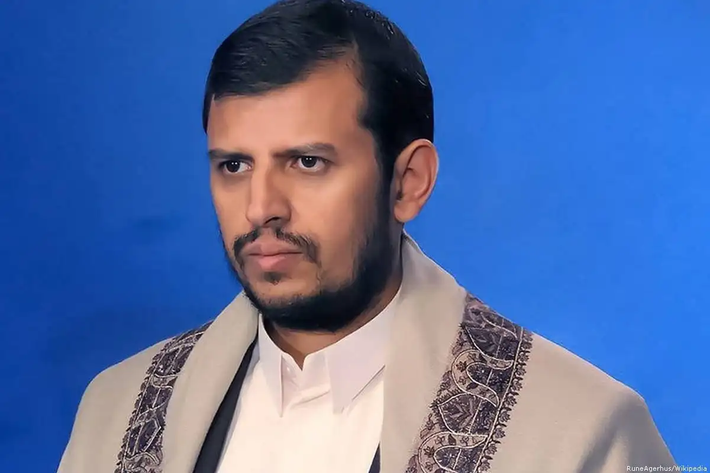Trong bài phát biểu hôm 16/3, thủ lĩnh Houthi kêu gọi người dân Yemen sẵn sàng đối đầu với "sự leo thang" của Mỹ, nhấn mạnh rằng họ sẽ không khuất phục trước bất cứ sức ép nào. "Tàu sân bay và tàu chiến của Mỹ sẽ là mục tiêu của chúng tôi", thủ lĩnh Houthi đe dọa. Ảnh: Wikipedia.