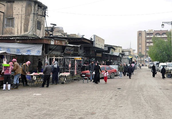 Người dân Syria tại một khu vực ở Hama, Syria, đang tận hưởng những giây phút thanh bình và trở về cuộc sống thường nhật. Trong khi đó, quân đội Syria tiếp tục tấn công các nhóm phiến quân ở các khu vực khác.