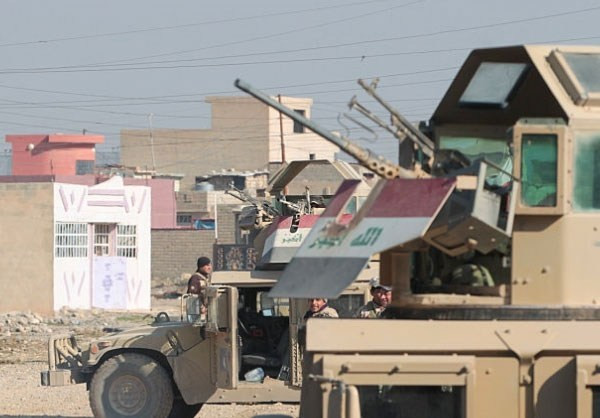 Xe quân sự của quân đội Iraq tham gia cuộc chiến chống IS.