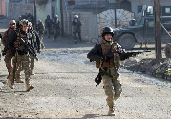 Các lực lượng Iraq cũng quét sạch nhóm IS khỏi nhiều khu dân cư khác trong chiến dịch giải phóng thành phố Mosul.