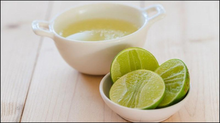 1. Uống quá nhiều nước chanh: Mặc dù nước chanh rất tốt cho sức khỏe nhưng các chị em cũng đừng nên uống quá nhiều. Điều này có thể kích thích chứng ợ nóng, ảnh hưởng không tốt đến sức khỏe.