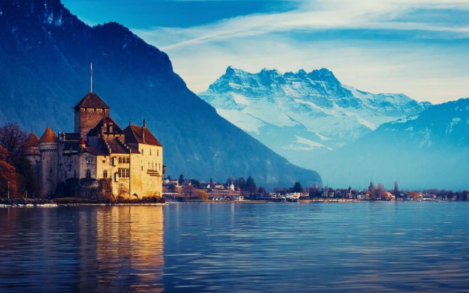 Geneva là hồ nước lớn nhất Thụy Sĩ và cũng là một trong những hồ nước nổi tiếng nhất thế giới. Nếu có cơ hội đến Thụy Sĩ, bạn nhất định nên tới hồ Geneva.