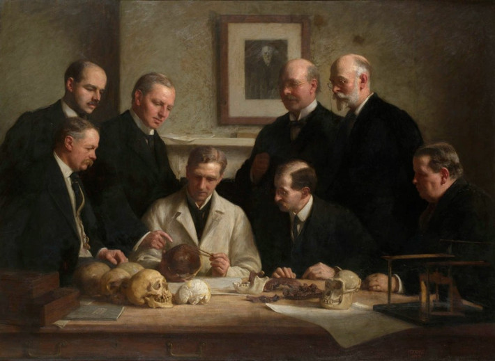 Hóa thạch người Piltdown (Piltdown Man) là một trò đánh lừa cổ sinh học, trong đó các mảnh xương đã được trưng bày như là hóa thạch của một người tiền sử được phát hiện vào năm 1912 ở Pildown, Anh. Có thể nói, hóa thạch người Piltdown là trò lừa nổi tiếng nhất trong lịch sử khoa học.
