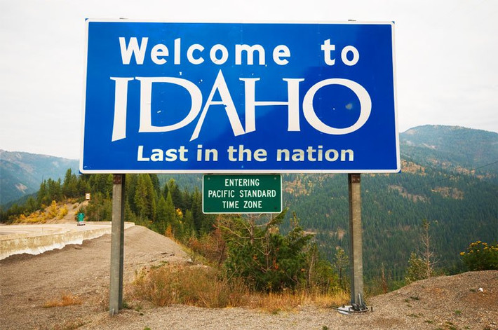 Vào những năm 1860, nhà công nghiệp George Willing nói rằng tên của bang Idaho (Mỹ) có nghĩa là “Mặt Trời nhô lên từ đỉnh núi”. Tuy nhiên, trên thực tế, từ Idaho chẳng mang ý nghĩa gì cả.