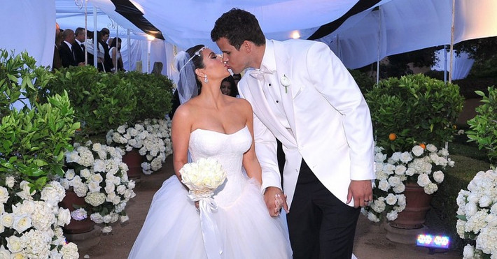 Kim Kardashian và Kris Humphries từng bỏ ra 10 triệu USD để tổ chức đám cưới sang trọng hồi năm 2011. Tuy nhiên, cuộc hôn nhân tan vỡ chỉ sau 72 ngày.