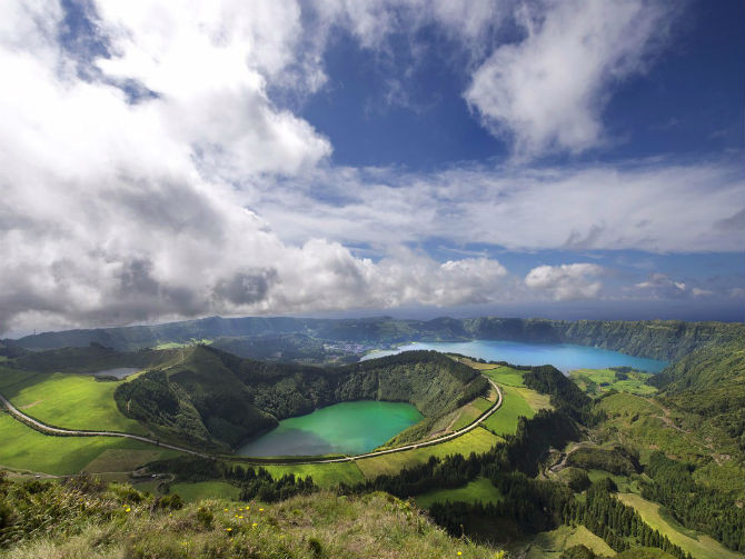 Quần đảo Azores ở Bồ Đào Nha cũng là một trong những thiên đường vào mùa hè này.