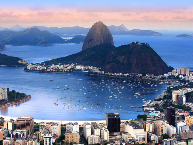 Thành phố Rio de Janeiro của Brazil có nhiều cảnh đẹp hút hồn du khách, những bãi biển cát trắng cùng nhiều hoạt động ngoài trời thú vị.