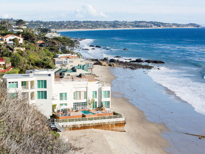 Thị trấn Malibu của California (Mỹ) với những bãi biển trong xanh và rất nhiều nhà hàng cho bạn lựa chọn.