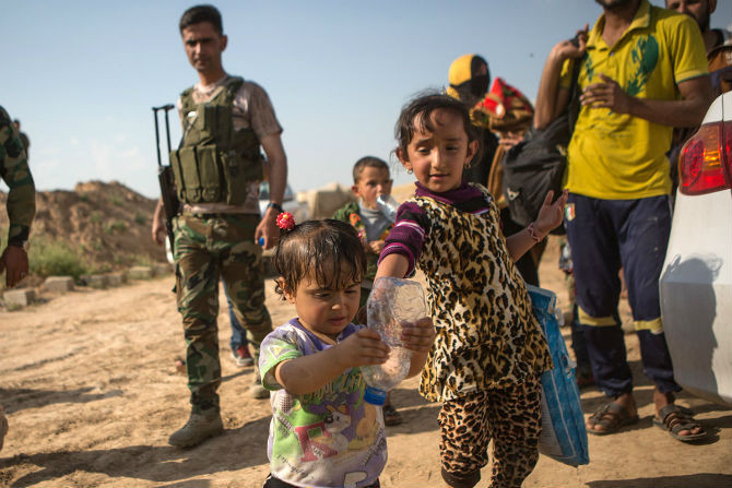 Đa số dân thường đến từ những ngôi làng hẻo lánh ở vùng nông thôn gần Mosul.