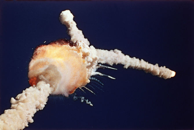 Ngày 28/1/1986, tàu con thoi Challenger của Cơ quan Hàng không Vũ trụ Mỹ bị nổ tung khiến toàn bộ 7 phi hành gia tử nạn. Đây là một trong những sự kiện lớn nhất xảy ra trên thế giới 30 năm về trước.
