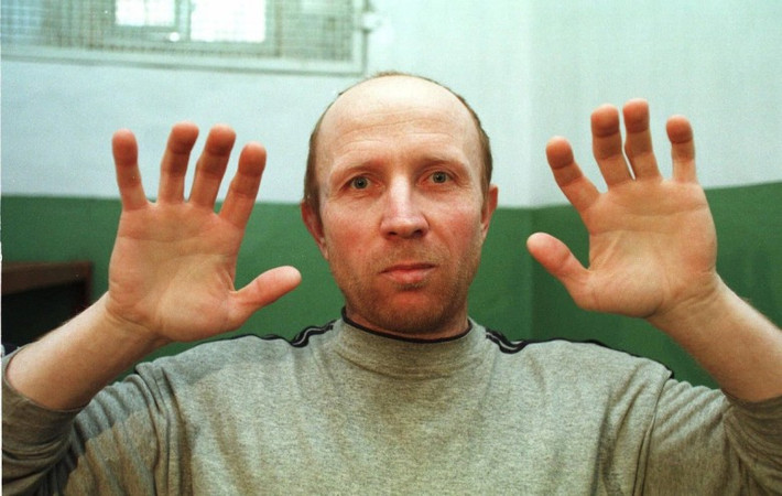 “Con quái vật của Ukraine” Anatoly Onoprienko bị bắt giữ hồi năm 1996 sau khi sát hại tổng cộng 52 người. Anatoly chết trong tù vào năm 2013.