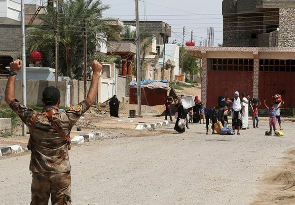 Tâm trạng phấn khởi của mọi người sau khi thành phố Iraq này “sạch bóng” IS.