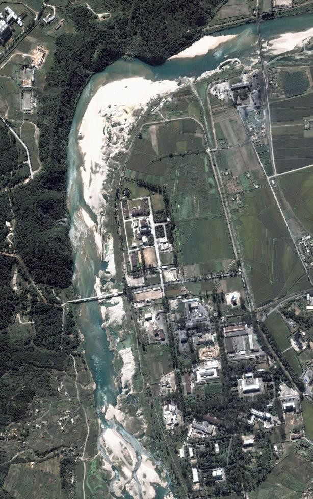 Ảnh vệ tinh chụp lò phản ứng hạt nhân Yongbyon ở Triều Tiên ngày 11/9/2005.