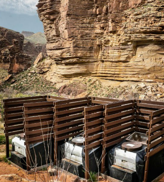 Nhà vệ sinh ở Tonto Trail, Vườn quốc gia Grand Canyon, bang Arizona (Mỹ) cũng rất “thân thiện” với thiên nhiên.