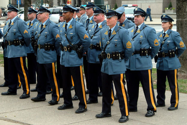 Trang phục của cảnh sát bang New Jersey. Ảnh: New York Daily.