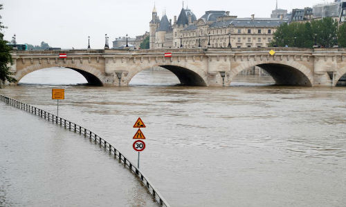 Biển nước mênh mông ở thủ đô Paris ngày 1/6.