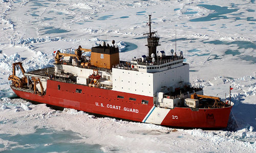 Chiếc Cutter Healy (WAGB-20) của Mỹ trong một chuyến nghiên cứu khoa học tại Alaska. Ảnh: WIKIPEDIA/ U.S. COAST GUARD/DOD.