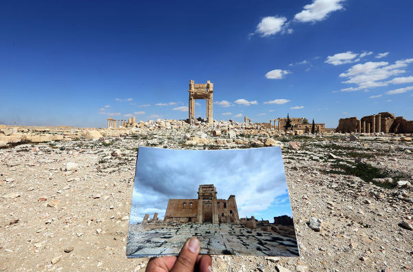 Một cuộc không kích phá hủy khu trại tị nạn tạm bợ cho người dân ở tỉnh Idlib, gần biên giới với Thổ Nhĩ Kỳ, ngày 7/5/2016.