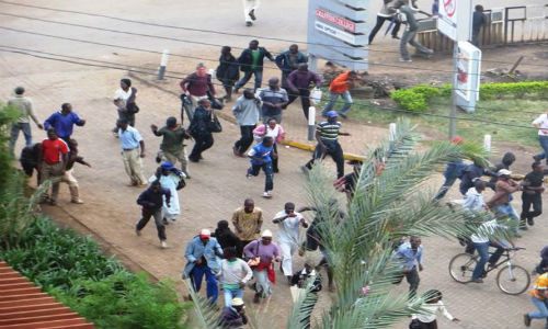 Ngày 2/4/2015, 4 tay súng xông vào trường Đại học Garissa ở Garissa, Kenya, giết hại 148 người và làm bị thương hơn 79 người khác. Vụ thảm sát kết thúc cùng ngày hôm đó khi những kẻ tấn công bị tiêu diệt.