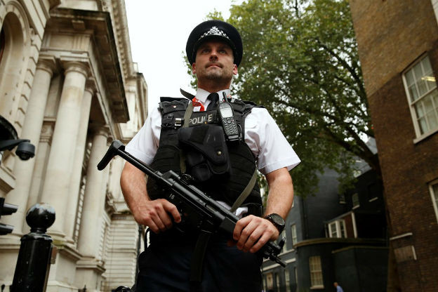 Đồng phục hè của cảnh sát London, Anh. Ảnh: Reuters.