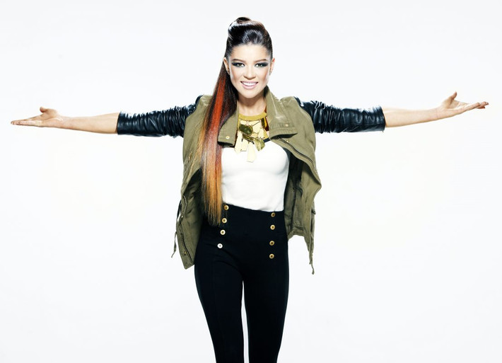 Ruslana là một trong những ngôi sao nhạc pop nổi tiếng khắp Ukraine và toàn Liên minh Châu Âu. Cô từng giành chiến thắng trong cuộc thi hát Eurovision năm 2004.