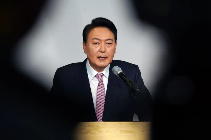 Vào ngày 17/6/2019, ông Yoon được đề cử làm Tổng công tố viên. Tuy nhiên, ngày 4/3/2021, ông đã nộp đơn từ chức. Ảnh: Getty.