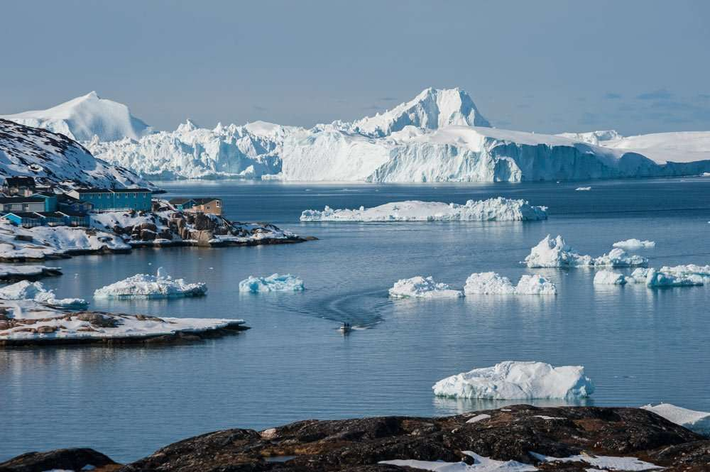 Con đường dài nhất của Greenland dài khoảng 35km. Ảnh: SA.