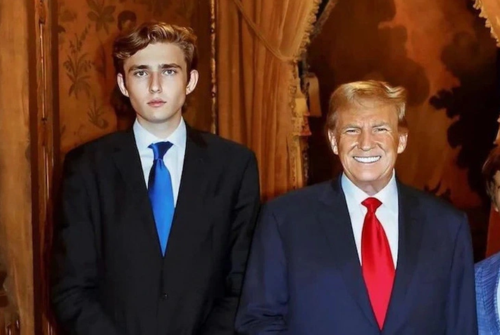 James chia sẻ với DailyMail.com tuần này rằng: "Ông Trump có vẻ muốn thể hiện với thế giới niềm tự hào của mình về con trai và thông điệp này vẫn không hề giảm bớt theo thời gian". Ảnh: Telegraph.