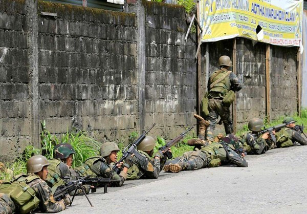 Lực lượng Philippines trong chiến dịch giải phóng thành phố Marawi. Ảnh: FNA.