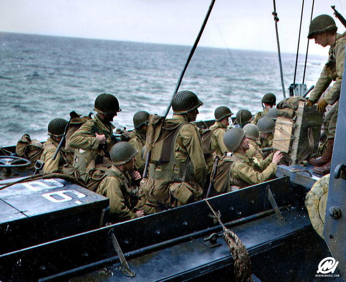 Cuộc đổ bộ Normandy là cuộc tấn công từ biển vào đất liền lớn nhất trong lịch sử. Các binh sĩ Mỹ, Anh, Canada,... đã đổ bộ vào các bãi biển Omaha, Juno, Gold, Sword, Utah và Point du Hoc ở vùng Normandy. Ảnh: The Sun.