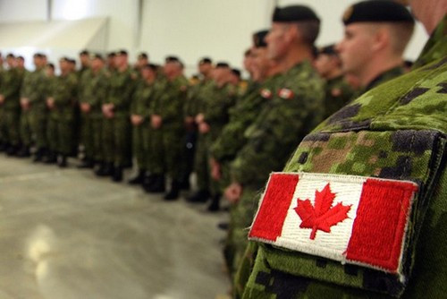 Đất nước Canada giáp ranh với Mỹ - đồng minh của họ và cũng là một cường quốc quân sự hàng đầu thế giới. Ngoài ra, với điều kiện thời tiết lạnh khắc nghiệt, Canada chắc chắn là một “mục tiêu khó nhằn” đối với những quốc gia nào có ý định xâm lược nước này. Ảnh: WL.