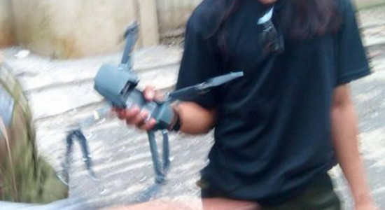 Nhóm khủng bố cũng bắn hạ một máy bay không người lái DJI Mavic Pro. Chiếc UAV này có thể được quân đội Philippines sử dụng để thực hiện nhiệm vụ giám sát. Ảnh: SouthFront.