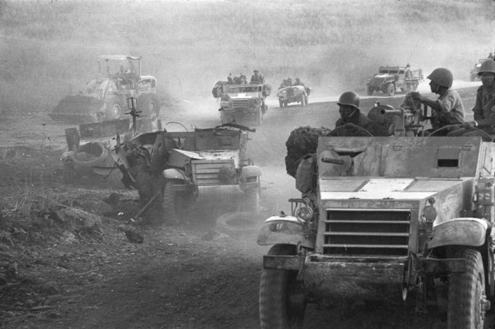 Đoàn xe của Israel trong cuộc chiến ở mặt trận Syria năm 1967. (Nguồn ảnh: Reuters)