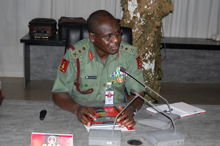 Năm 2016, Tổng Tư lệnh quân đội Nigeria, Tướng Tukur Yusuf Buratai, đã sử dụng khoảng 500.000 USD từ ngân sách của quân đội nước này để mua hai bất động sản ở Dubai. Đây không phải là lần đầu tiên Nigeria và Dubai có những giao dịch “mờ ám” như vậy. Ảnh: The Richest.