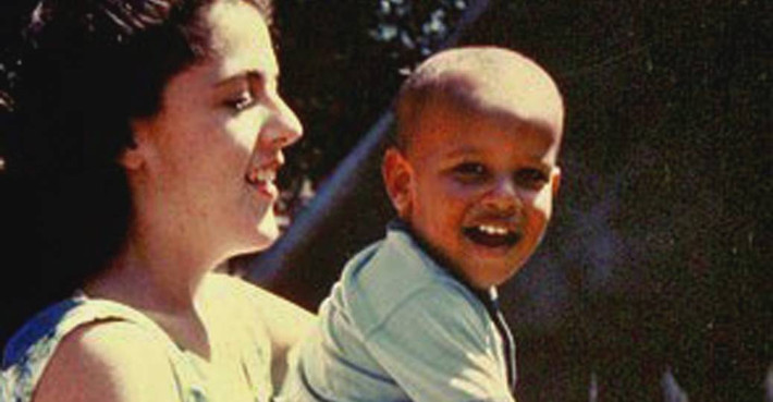 Hồi còn nhỏ sống ở Indonesia, Barack Obama từng nuôi một chú khỉ làm thú cưng và đặt tên nó là Tata. Ảnh: BA.